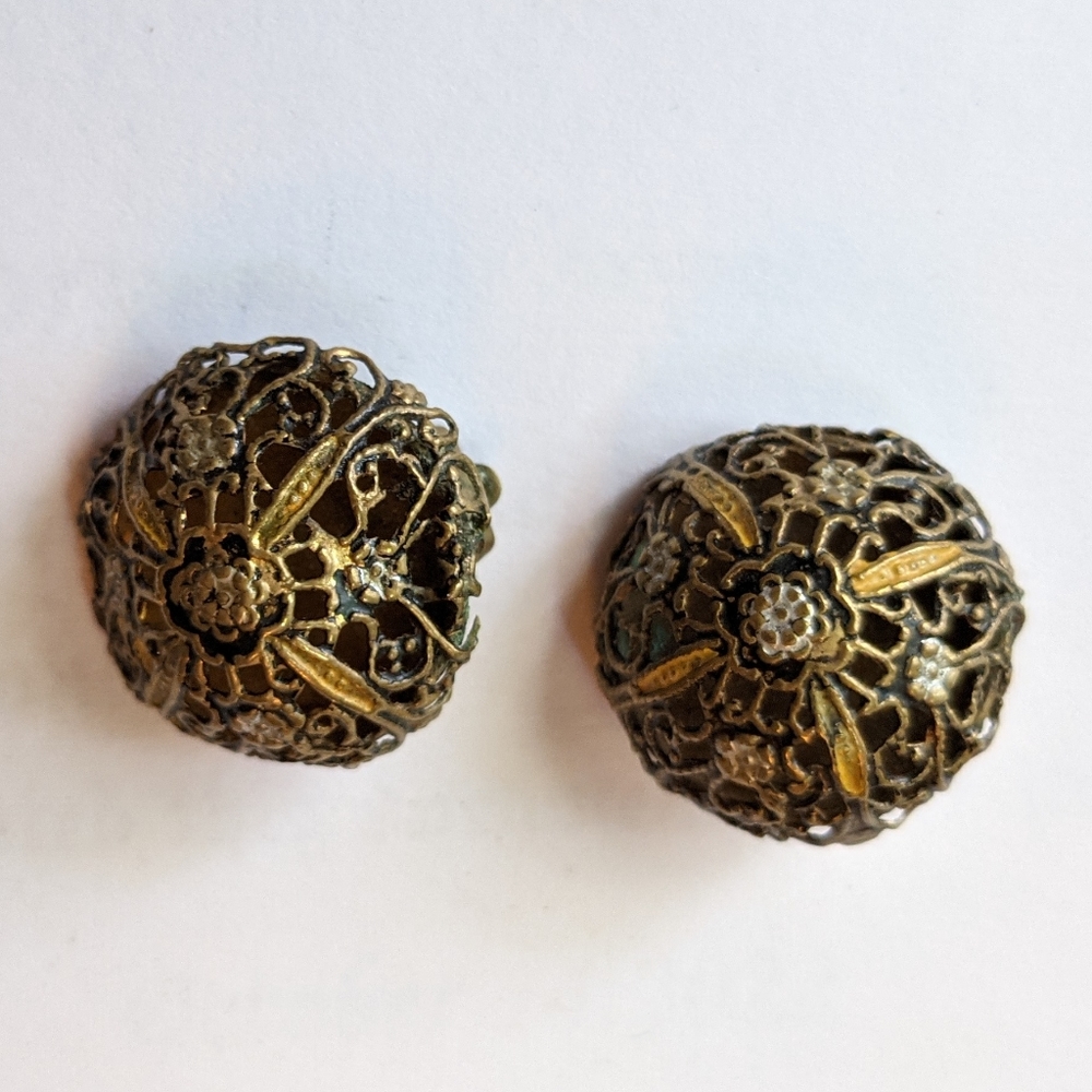 Vintage delicate dome earrings